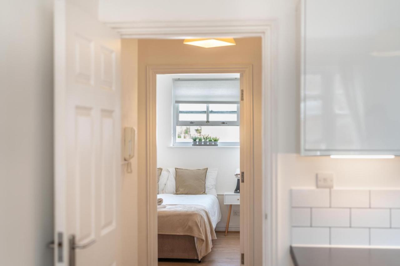 Stansted Airport & Bishops Stortford Town Centre Professional Apartment Bishop's Stortford Exterior foto